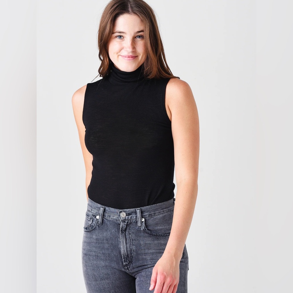 Vince Turtleneck Cashmere Wool Ribbed Black Sweater Vest size M
